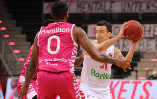 磊和阿兰更 磊和阿兰更