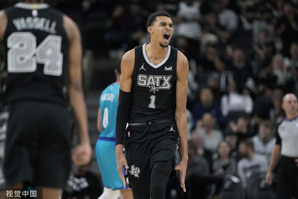 这一决策更 这一决策更