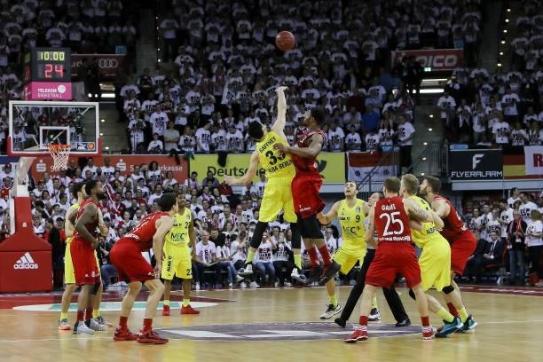 队攻守转换 队攻守转换